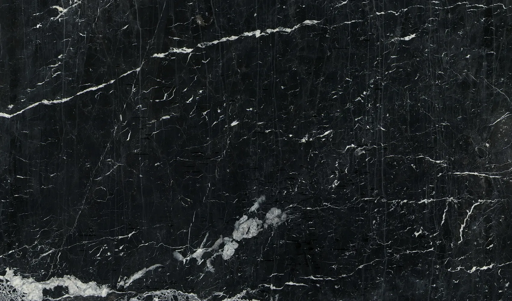 Купить плитку из мрамора Negro Marquina по цене от 7875 руб за м2